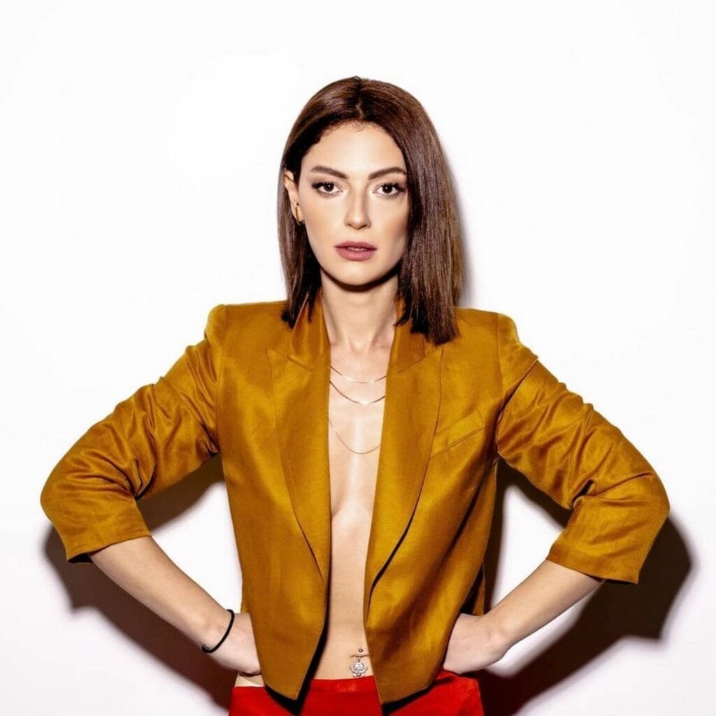 Gold Blazer Jacket Worn By Hazal Şenel