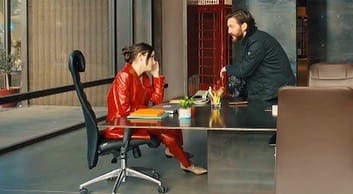 Red Suit Worn By Hande Erçel